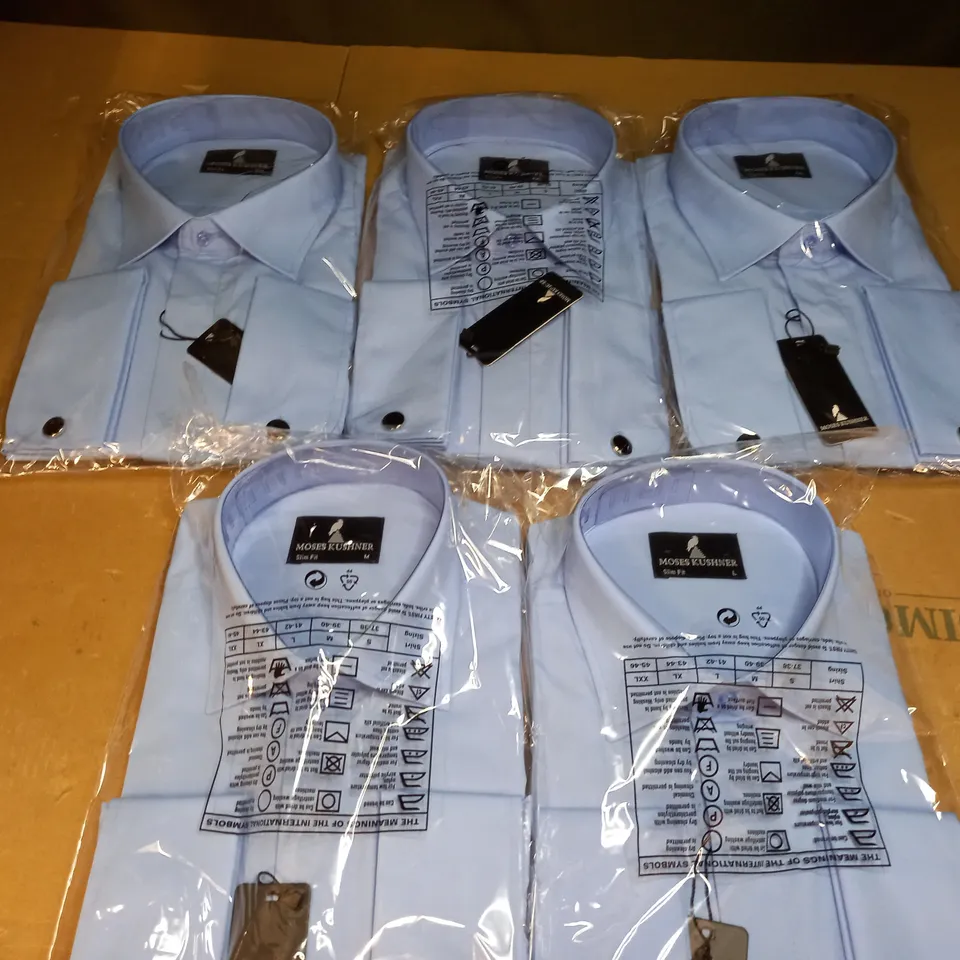 MOSES KUSHNER LOT OF 5 LONG SLEEVE SLIM FIT BUTTONED BLUE SHIRTS OF VARIOUS SIZES - 1 MEDIUM, 1 LARGE, 3 XXL