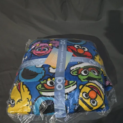 SEALED OODIE OVERSIZED HOODED BLANKET - SESAME STREET