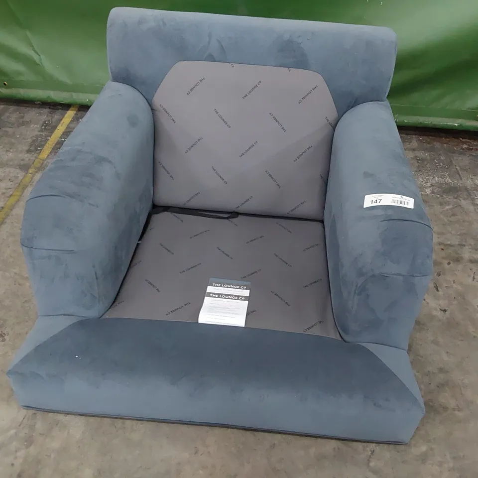 QUALITY BRITISH DESIGNER LOUNGE Co. EASY CHAIR FAME GREY PLUSH FABRIC 