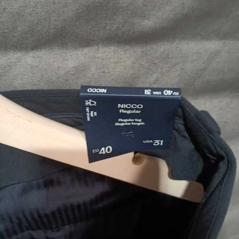 MEN'S BLACK NICCO REGULAR-FIT TROUSERS, EU 40 / US 31, MNG ESSENTIALS