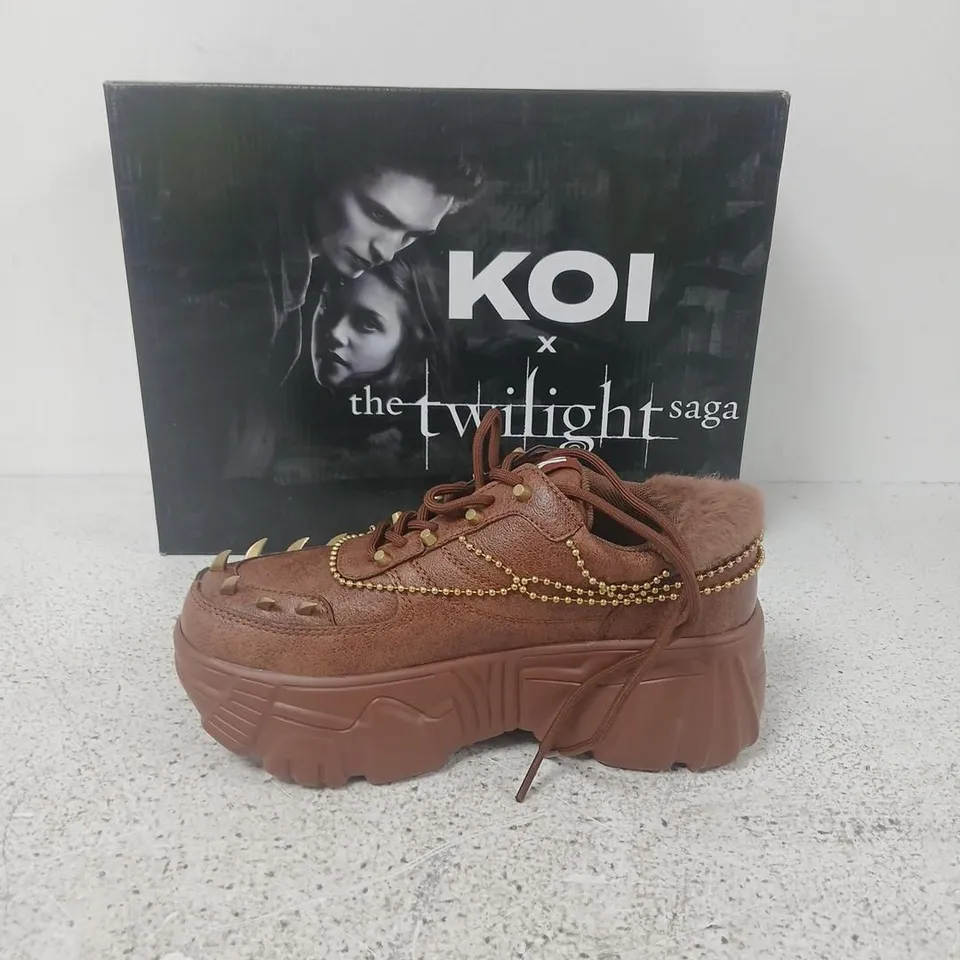 BOXED KOI X THE TWILIGHT SAGA LOCA JINX CHARM TRAINERS BROWN SIZE 4