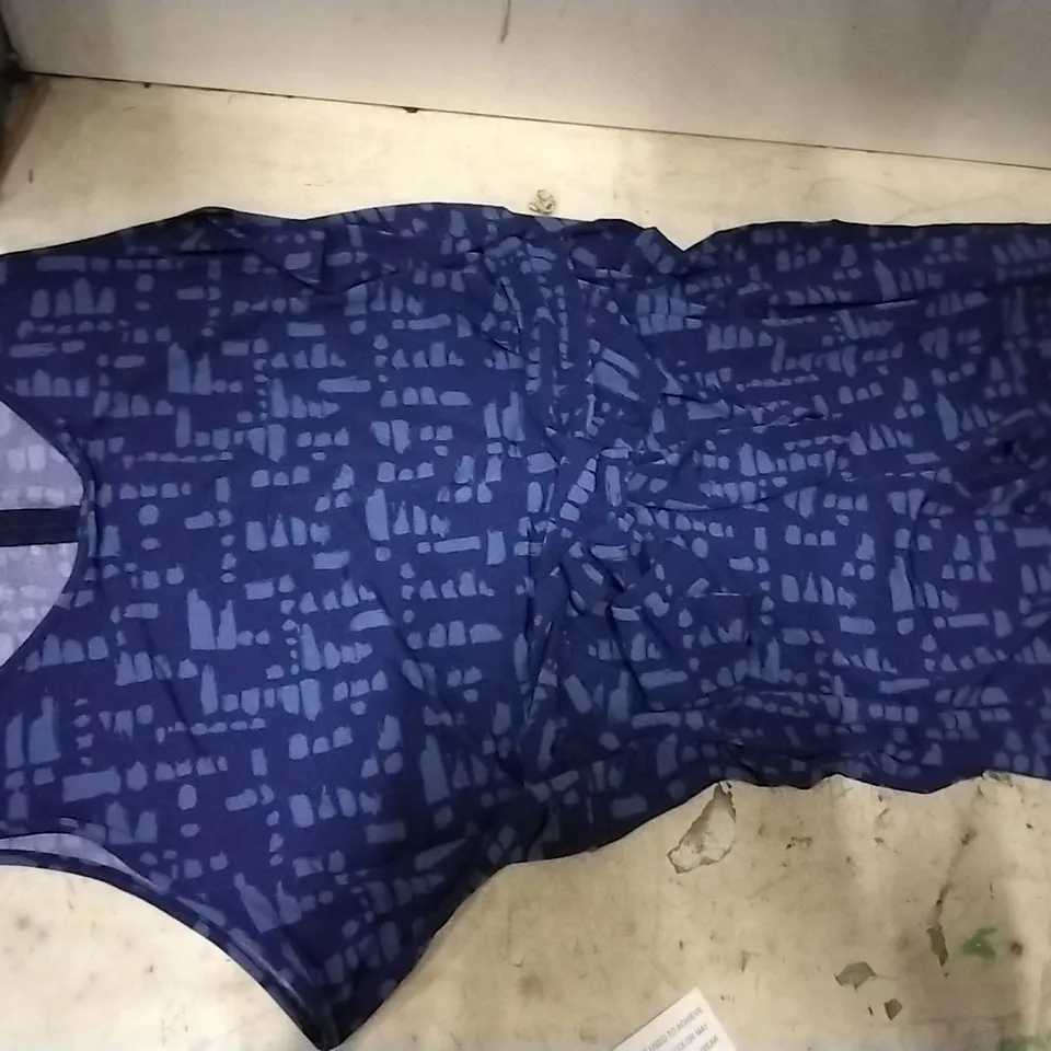 BOX CONTAINING BLUE JUMPSUITS 3XL , 19 PCS AND 1 PCS DR MAX WHITE LEGGINGS,  XLV