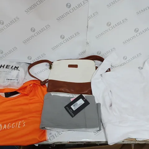 LARGE QUANTITY OF CLOTHING ITEMS TO INCLUDE DRESSES, SWEATERS, JEANS, T-SHIRTS, ETC