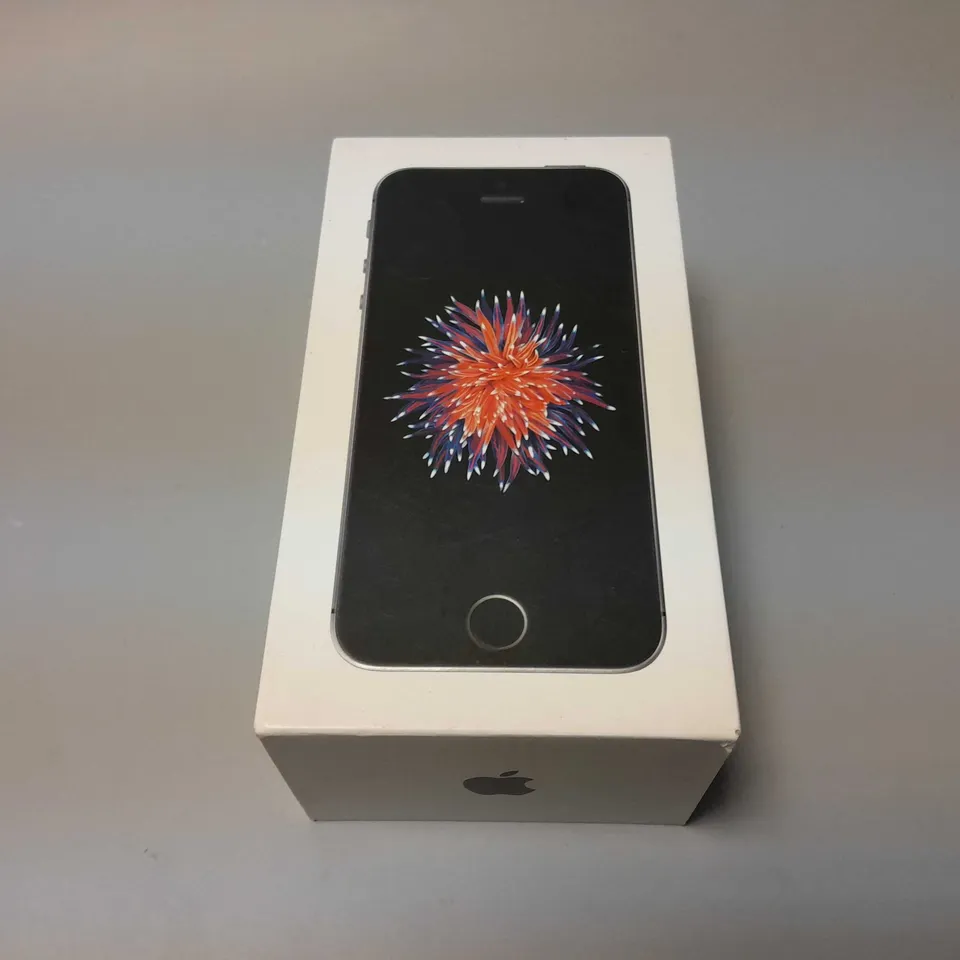 BOXED APPLE IPHONE SE SMARTPHONE