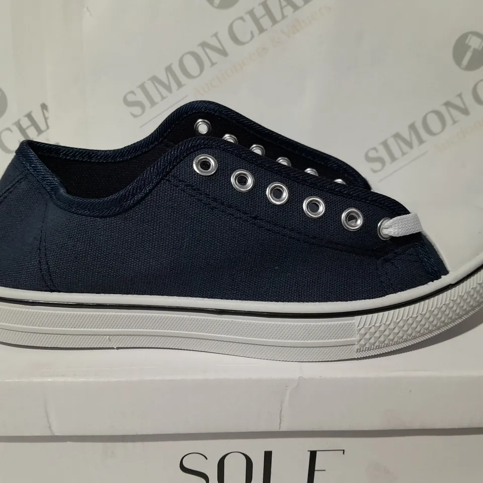 SOLE NAVY PLATFORM TRAINER - SIZE EUR 39