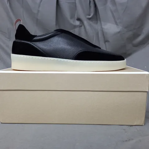 BOXED PAIR OF AURÉLIEN SHOES IN BLACK EU SIZE 42