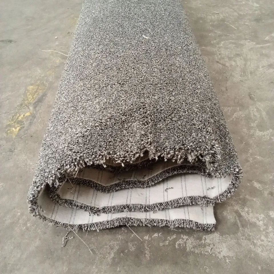 ROLL OF QUALITY DELIGHTFUL 17 ASH GROVE CARPET // APPROX SIZE; 1.9 x 4m