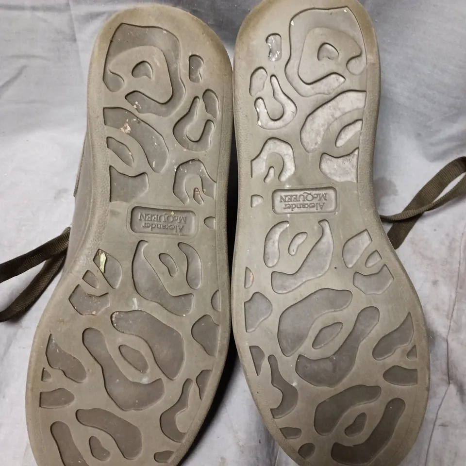 ALEXANDER MCQUEEN TRAINERS IN TAUPE WITH OVERSIZED PLATFORM SOLE - SIZE UNSPECIFIED