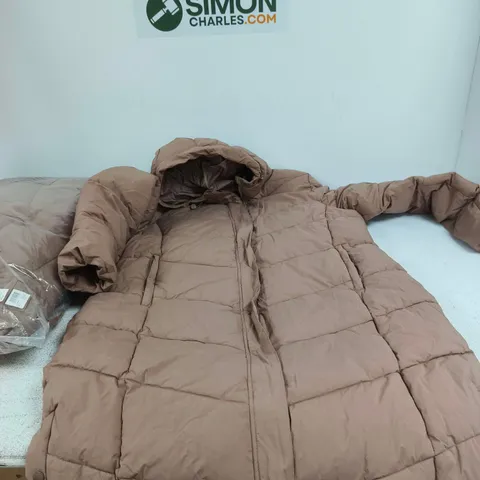 REGATTA GREAT OUTDOORS HOODED TAUPE PUFFER COAT – UK 18 (EU 44) WOMEN'S
