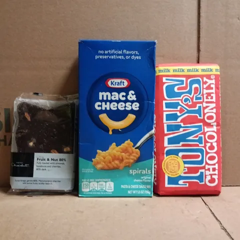 APPROXIMATELY 10 ASSORTED FOOD AND DRINK ITEMS TO INCLUDE KRAFT MAC & CHEESE, TONY'S CHOCOLATE, ETC