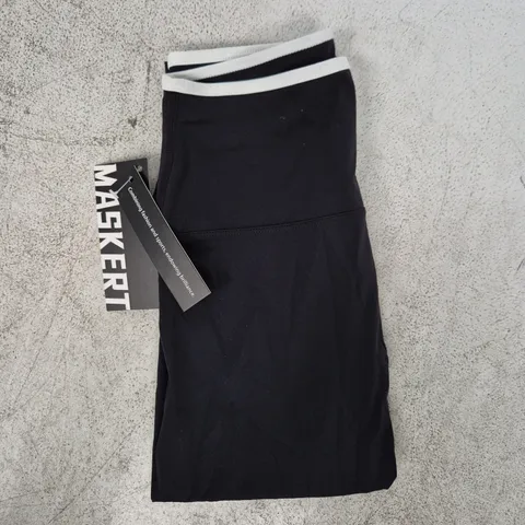 MASKERT LEGGINGS IN BLACK SIZE MEDIUM