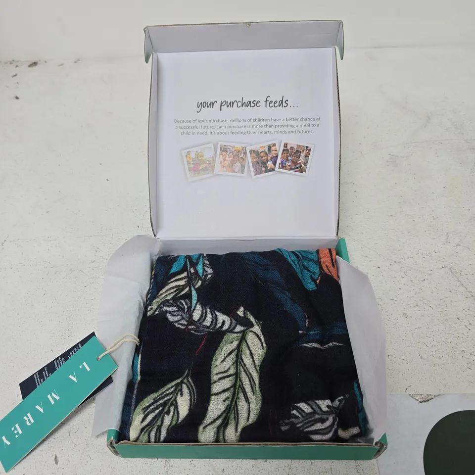 LA MAREY 100% CASHMERE SCARF – BOXED WITH TAG