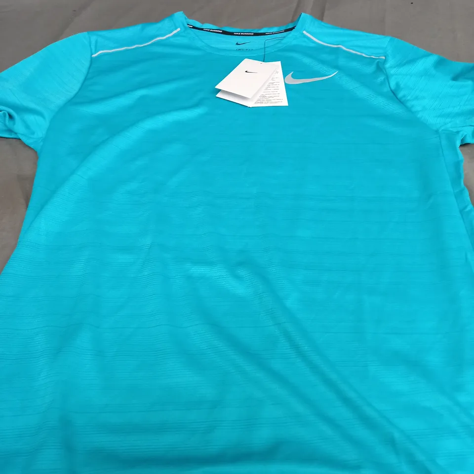 NIKE RUNNING DRI FIT LIGHT BLUE T-SHIRT - LARGE