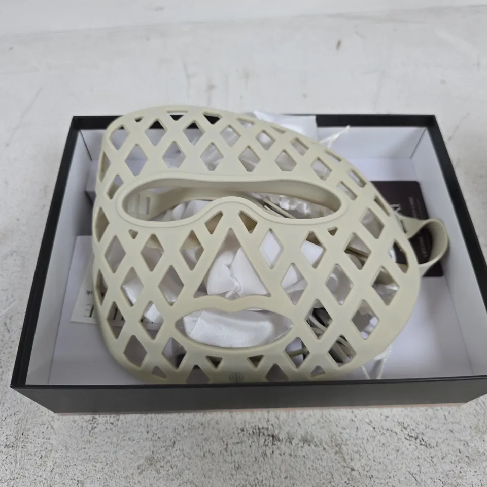 BOXED BEAULUXE SPECTRAGLOW 7 LED MASK
