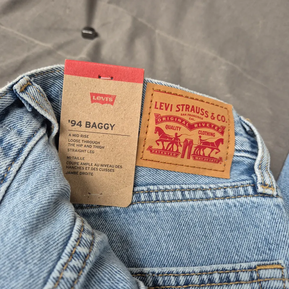 LEVI'S '94 BAGGY JEANS – LIGHT BLUE DENIM, 26 X 31, MID RISE, LOOSE THROUGH HIP
