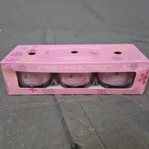 YANKEE CANDLE SNOWFLAKE KISSES SCENTED CANDLE TRIO