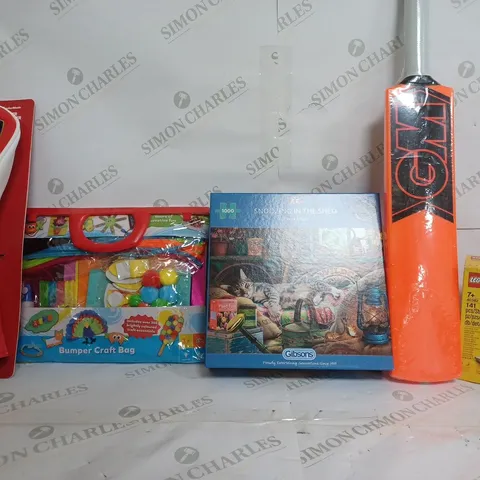 BOX OF APPROX 25 ASSORTED TOYS TO INCLUDE - GM PLASTIC BAT - BUMPER CRAFT BAG - ARSENAL TAYLORMADE GOLF HEAD ECT