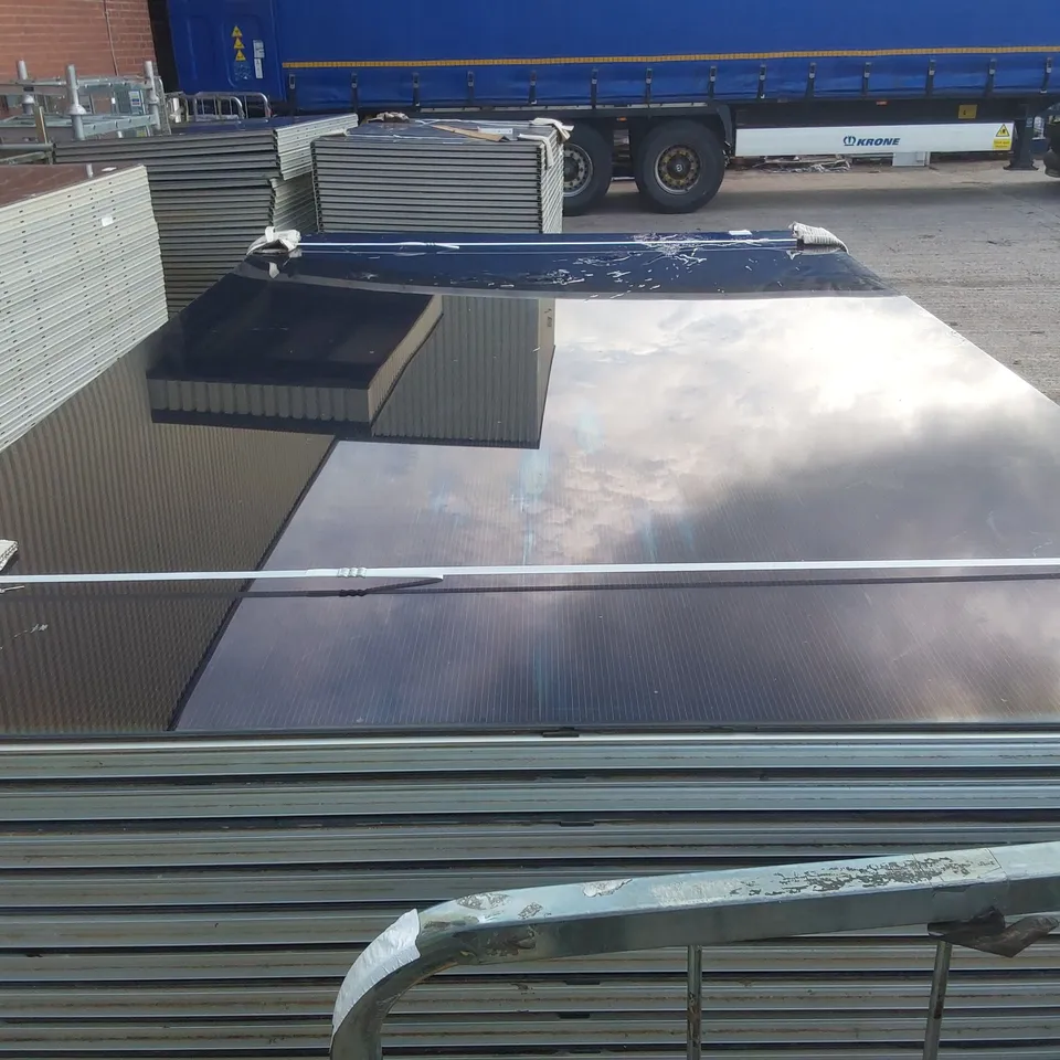 PALLET CONTAINING A LARGE QUANTITY OF UNTESTED SOLAR PANELS 