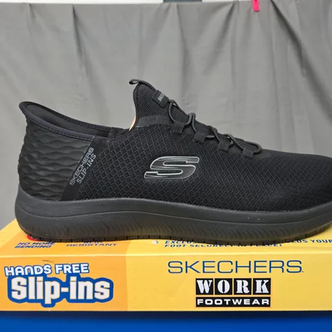 BOXED SKECHERS SUMMITS BLACK TRAINERS - UK 12 