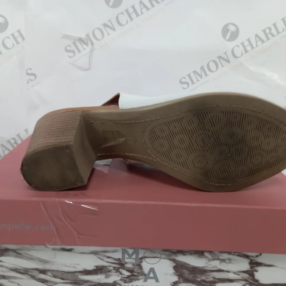 BOXED PAIR OF MODA IN PELLE  HEELED SHOES SIZE 7