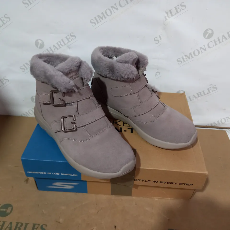 BOXED PAIR OF SKECHERS - SIZE 5.5