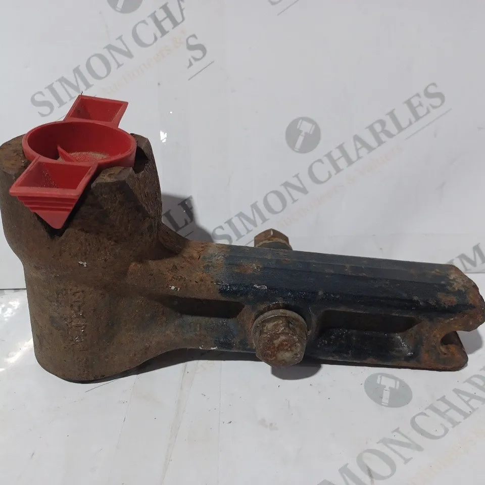 UNBRANDED SPARE CAR TRAILER PART