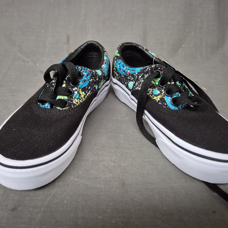 BOXED PAIR OF VANS KID'S SHOES IN COSMIC GLOW BLACK EU SIZE 27