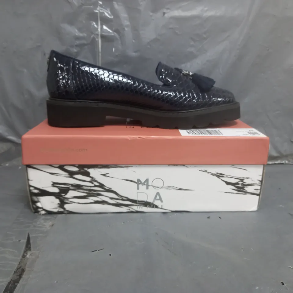 MODA IN PELLE EVELYN LOAFERS NAVY SIZE 6