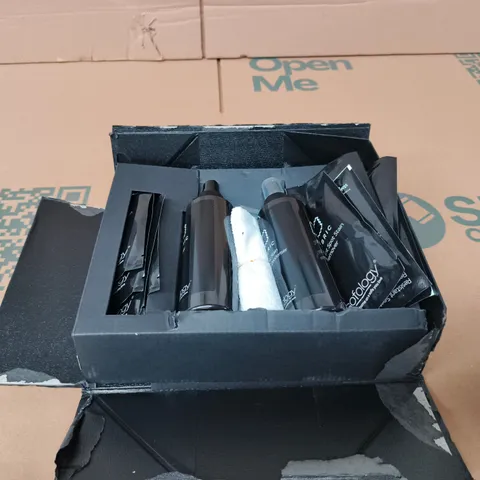 SOFOLOGY FABRIC CARE KIT TO INCLUDE CLEANER AND DEODORISER ETC