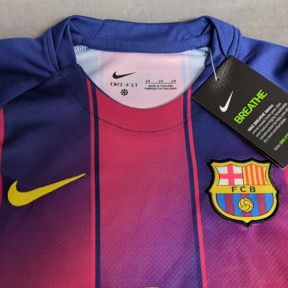 NIKE FCB KIDS FOOTBALL KIT - 24