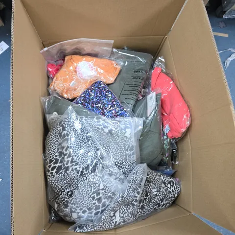 BOX OF APPROXIMATELY 25 ASSORTED CLOTHING ITEMS TO INCLUDE: LA MAREY CARDIGAN