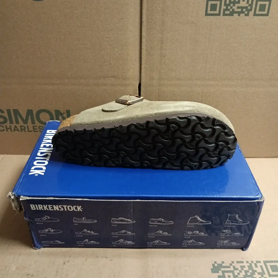 BOXED PAIR OF BIRKENSTOCK BOSTON CLOGS IN SUEDE LEATHER - 4