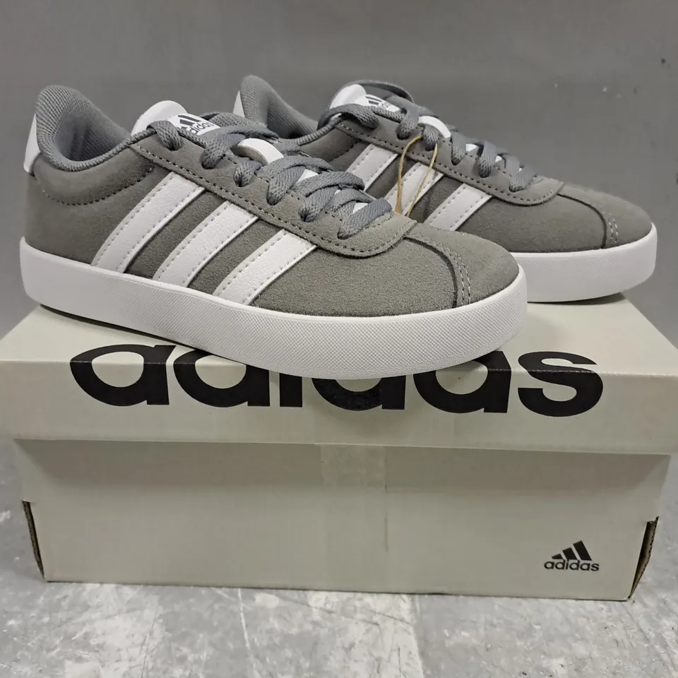 BOXED PAIR OF ADIDAS VL COURT 3.0 KID'S SHOES IN GREY/WHITE UK SIZE 11