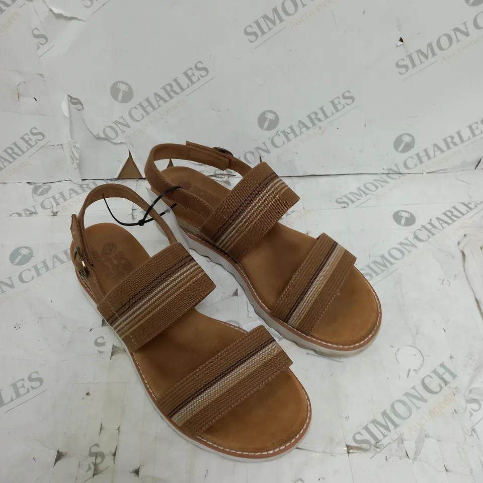 UNBOXED PAIR OF SKETCH DESSERT KISS AND BROWN SANDAL SIZE 7 