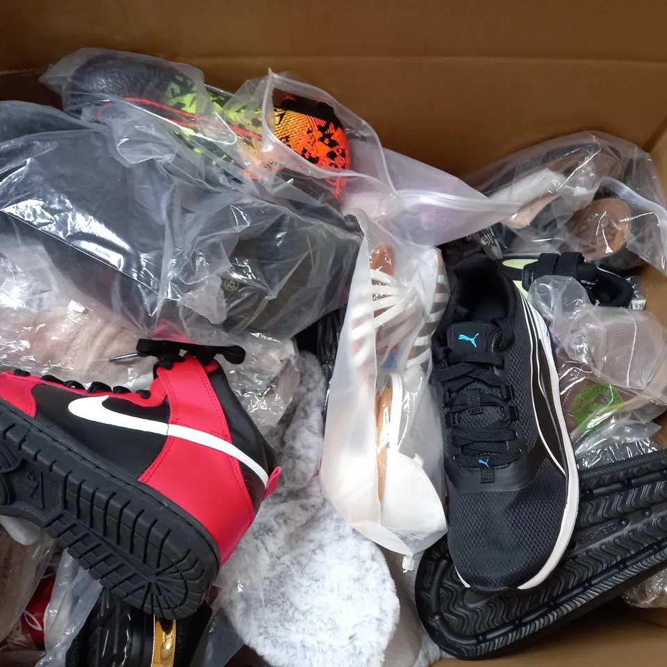 BOX OF APPROX 20 ASSORTED SHOES TO INCLUDE - TED BAKER KIDS TRAINER - NIKE AIR DIOR DUNKS - SKECHERS LOS ANGELES CAMO ECT