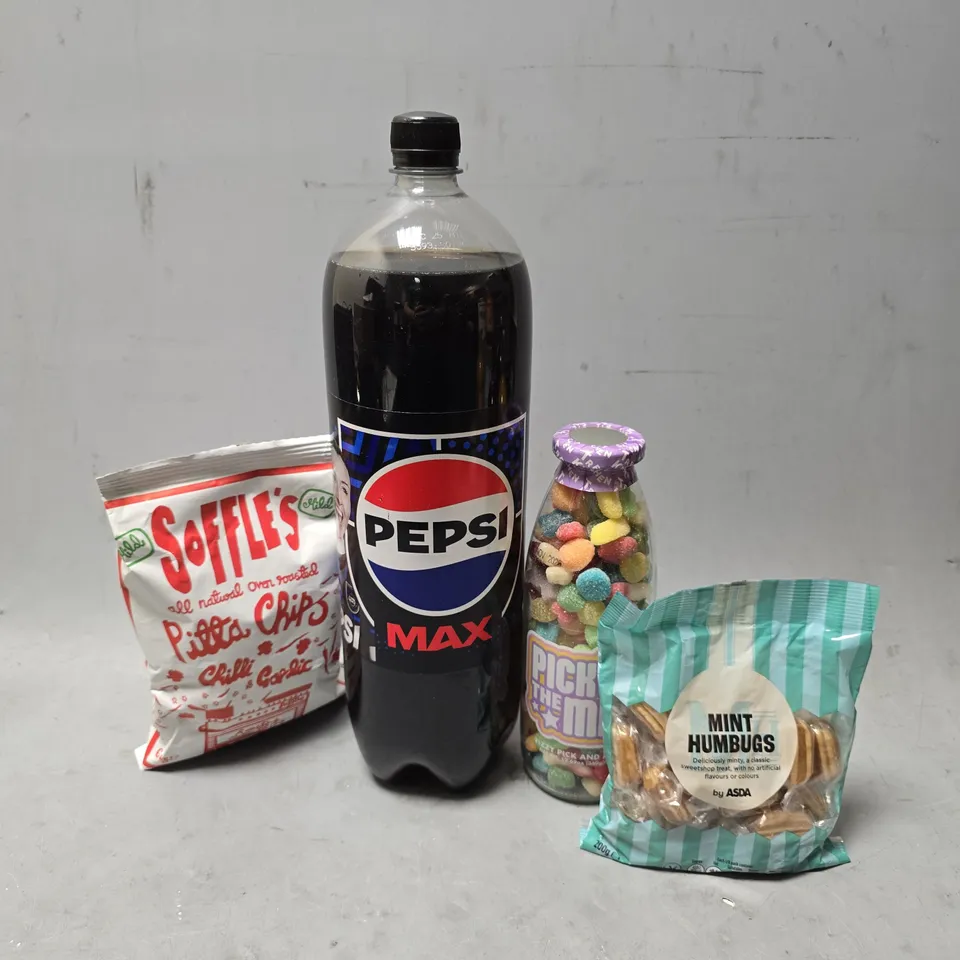 APPROXIMATELY 10 ASSORTED FOOD & DRINK ITEMS TO INCLUDE - PEPSI MAX , MINT HUMBUGS , SOFFLE'S PITTA CHILLI GARLIC ETC