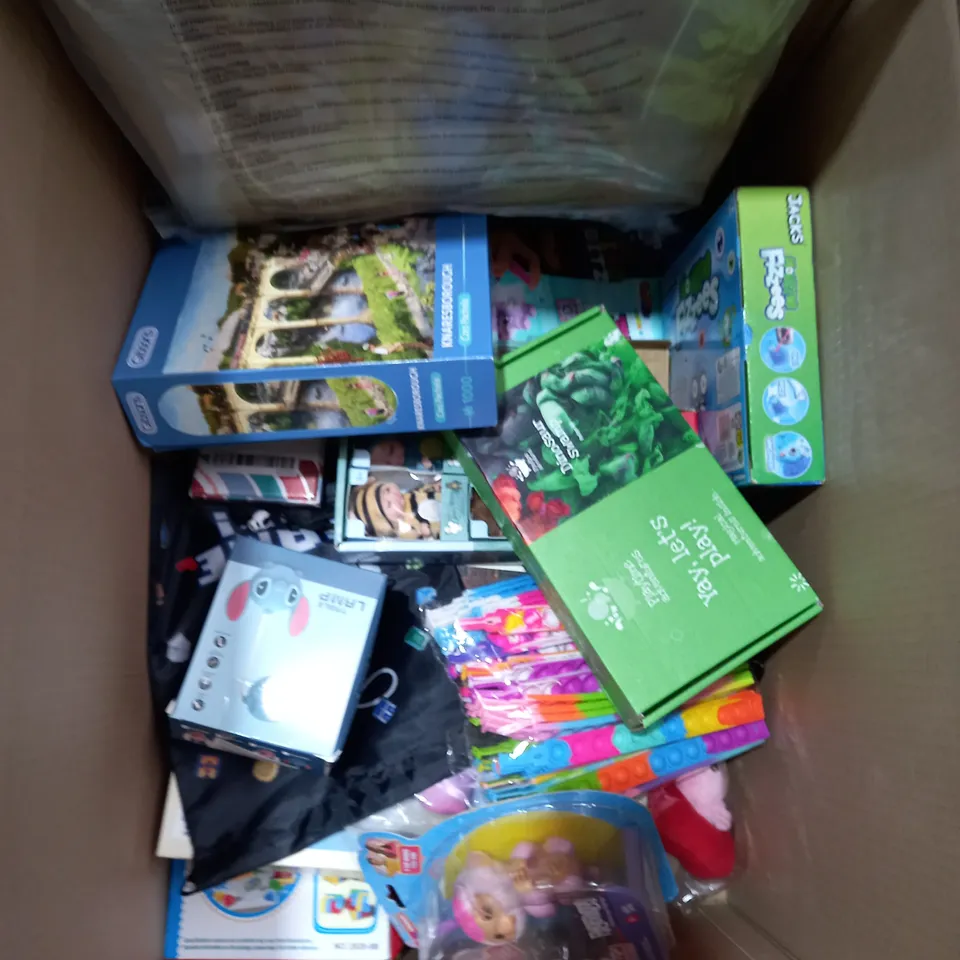 BOX OF ASSORTED TOYS TO INCLUDE POP ITS, BABY DOLLS , JIGSAWS ETC 