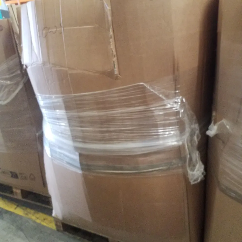 PALLET CONTAINING ASSORTED PILLOWS & CUSHIONS