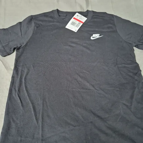 NIKE LOGO CASUAL TEE SIZE L - KIDS