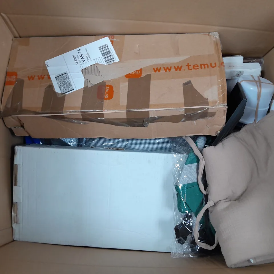 APROXIMATELY 15 ASSORTED HOUSEHOLD ITEMS TO INCLUDE DOG POO BAGS , WASHING MACHINE COVER , ETC 