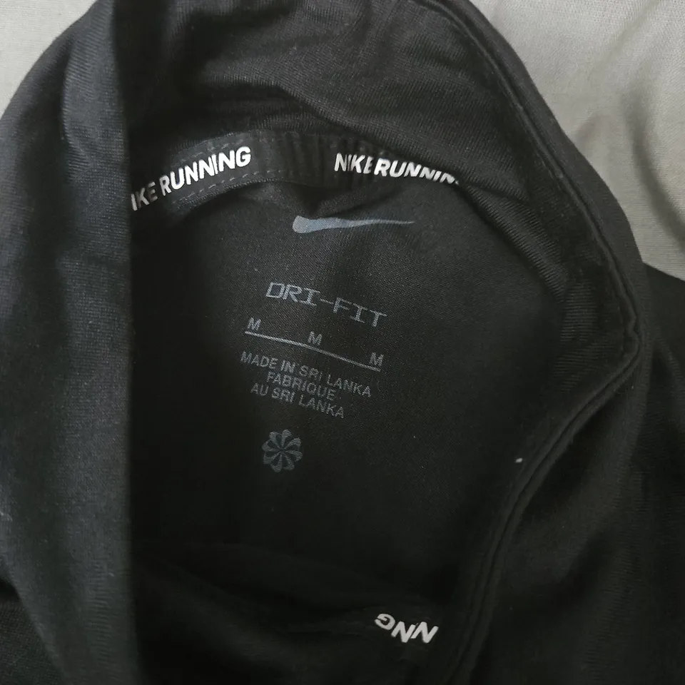 NIKE RUNNING DRI-FIT QUARTER ZIP TOP – BLACK, SIZE M