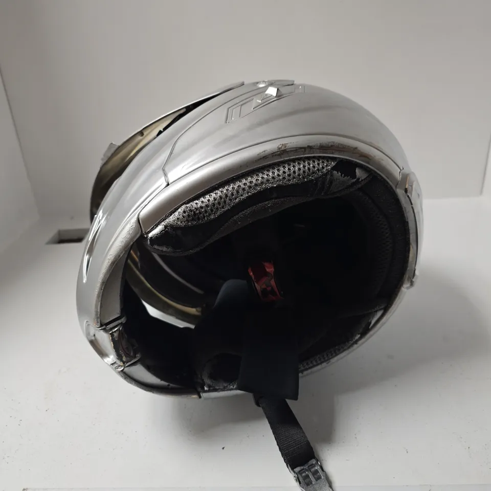 METTALIC CORE SILVER FULL-FACE MOTORCYCLE HELMET WITH GRAFFITI VISOR