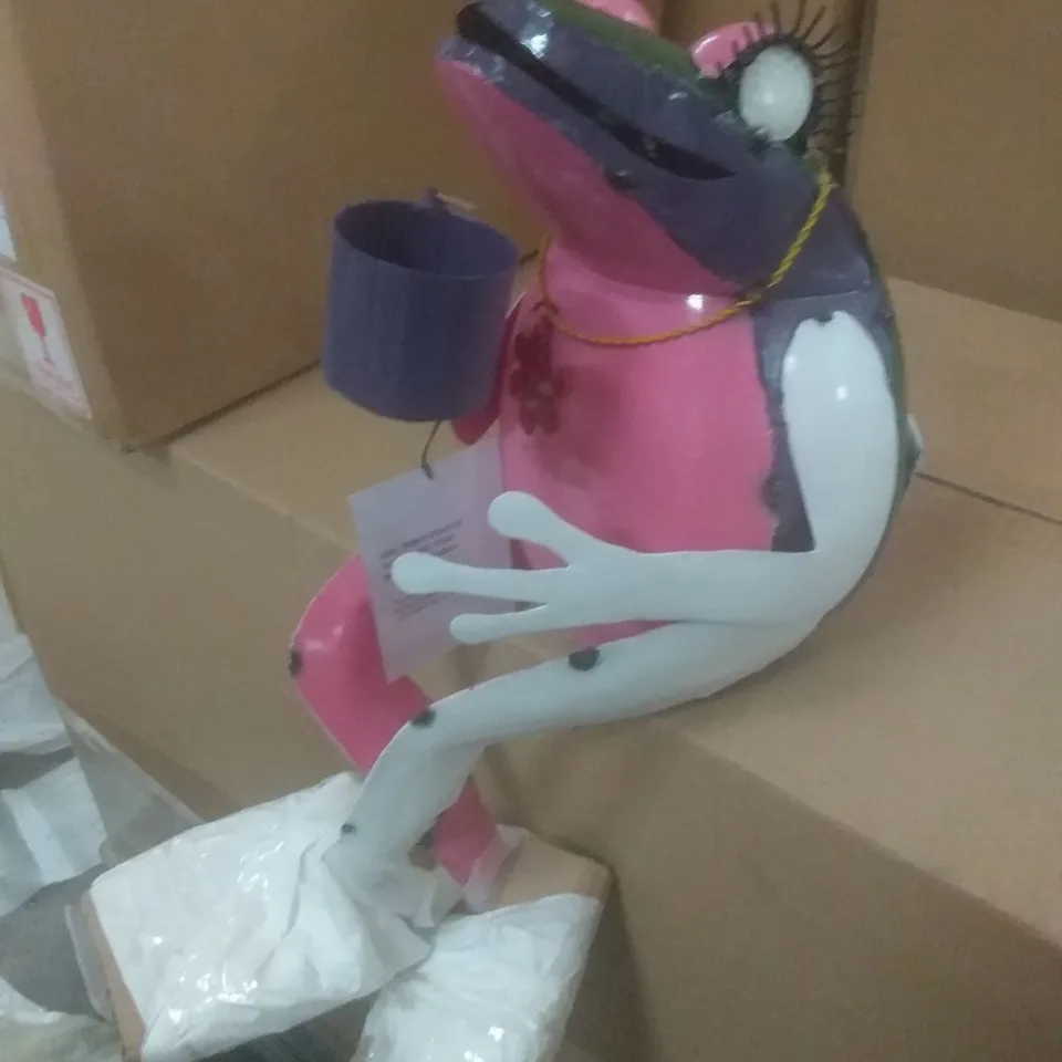 BRAND NEW BOXED TEA SIPPING FROG