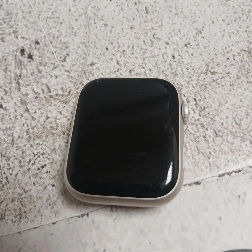 APPLE WATCH SERIES 8 ALUMINUM SMARTWATCH