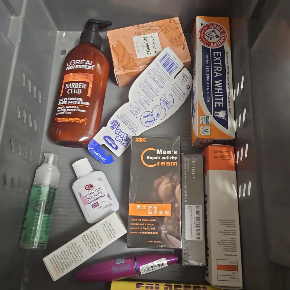 APPROXIMATEY 20 ASSORTED HEALTH AND BEAUTY PRODUCTS TO INCLUDE - AVEENO KIDS BUBBLE BATH - DERMATICA GLYCERIN GEL CLEANSER - HUDABEAUTY COLOUR CORRECTING LIQUID - ETC