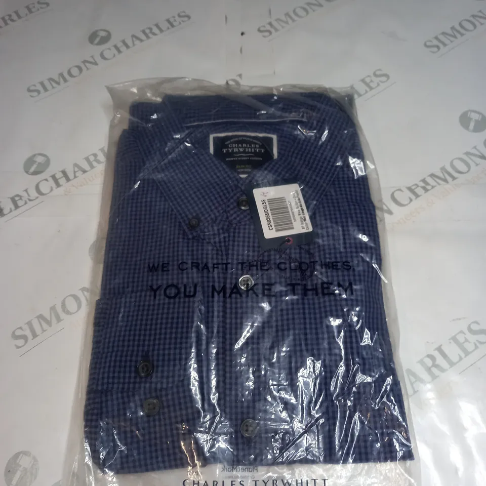 BAGGED CHARLES TYRWHITT BUTTONED SHIRT SIZE UNSPECIFIED