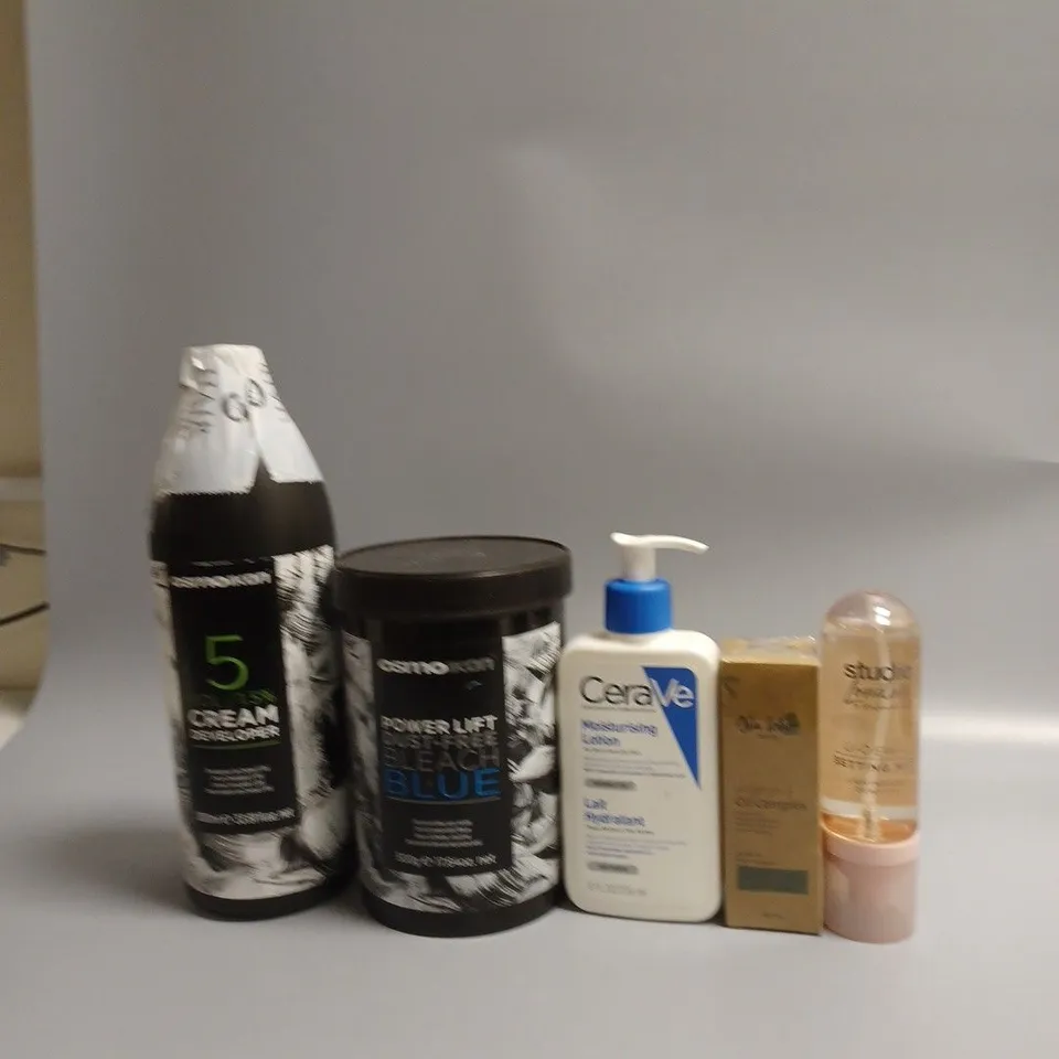 LOT OF APPROXIMATELY 20 COSMETICS ITEMS TO INCLUDE SHAMPOO , NIGHT OIL AND SERUM 