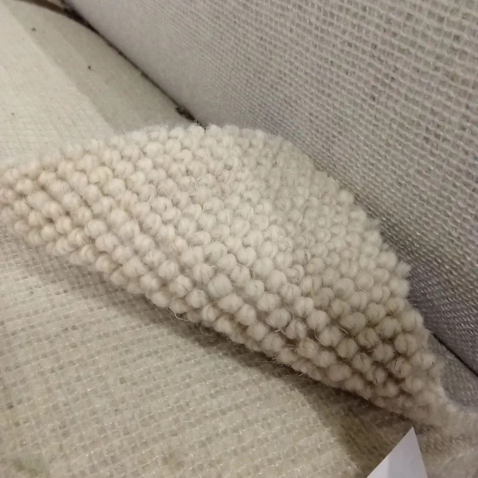 ROLL OF QUALITY PADSTOW MOHAIR PEBBLE CARPET // APPROX SIZE: 5 X 21.41m
