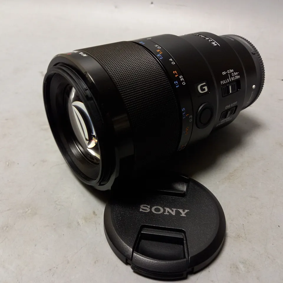 BOXED SONY FE 90MM F/2.8 MACRO G OSS LENS SEL90M28G