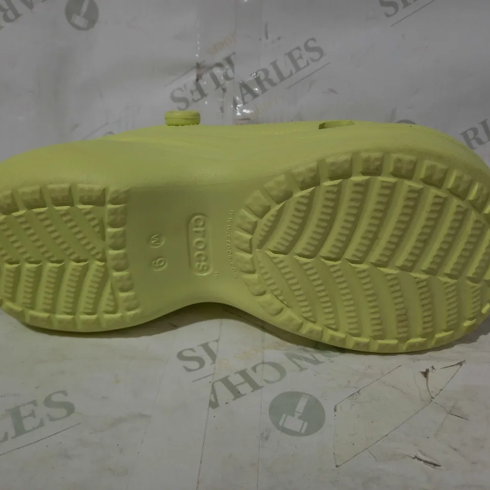 BOXED PAIR OF CROCS PLATFORM SHOES IN LIME GREEN SIZE W9